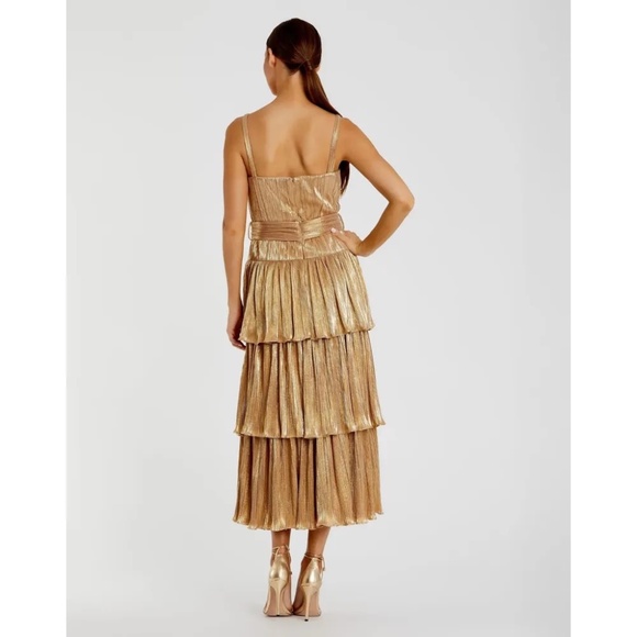 NWT Ieena for Mac Duggal Ruffle Tiered Buckle Detail Dress - size 6 - Picture 2 of 8